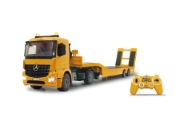 Es kommt Bewegung auf die Baustelle - mit dem funkferngesteuerten Tieflader Mercedes-Benz Arocs