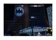 DC und Warner Bros. feiern den Batman-Tag weltweit mit Bat-Signal-Projektionen
