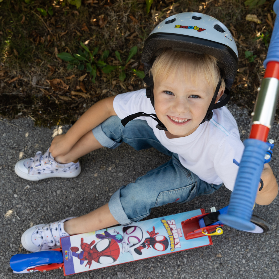 Sicher und stylisch unterwegs mit den neuen Smoby Lizenzrollern