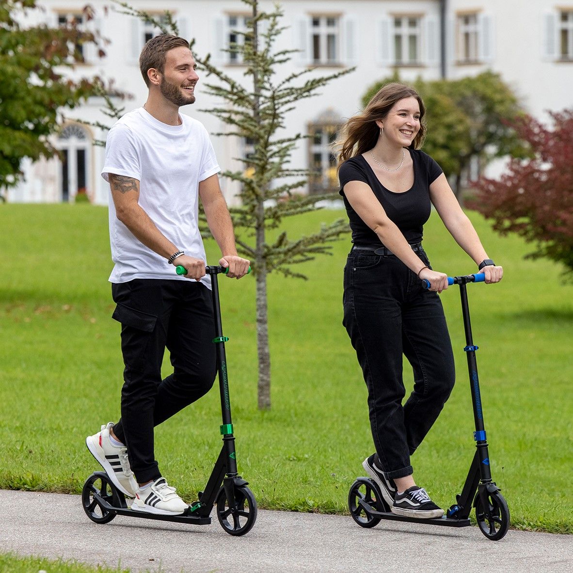 Schmeidig durch die City mit Schildkröt City- und Urban-Scootern!