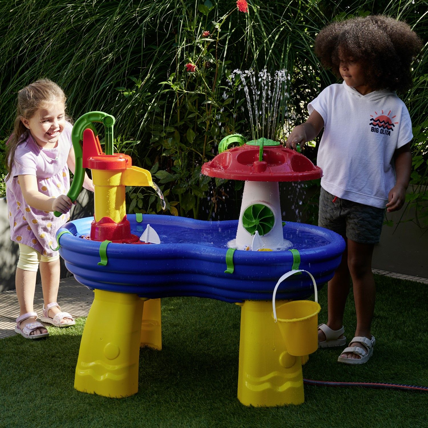 Aquaplay Wassertisch: Wasser-Spielvergnügen für heiße Sommertage