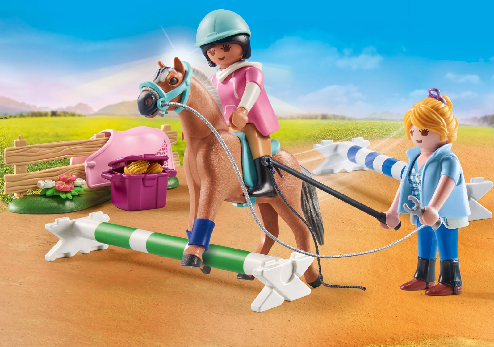 Reitende Playmobilfigru mit braunem Pferd springt über ein Hindernis 2. Figur Lehrer hält Pferd an Leine
