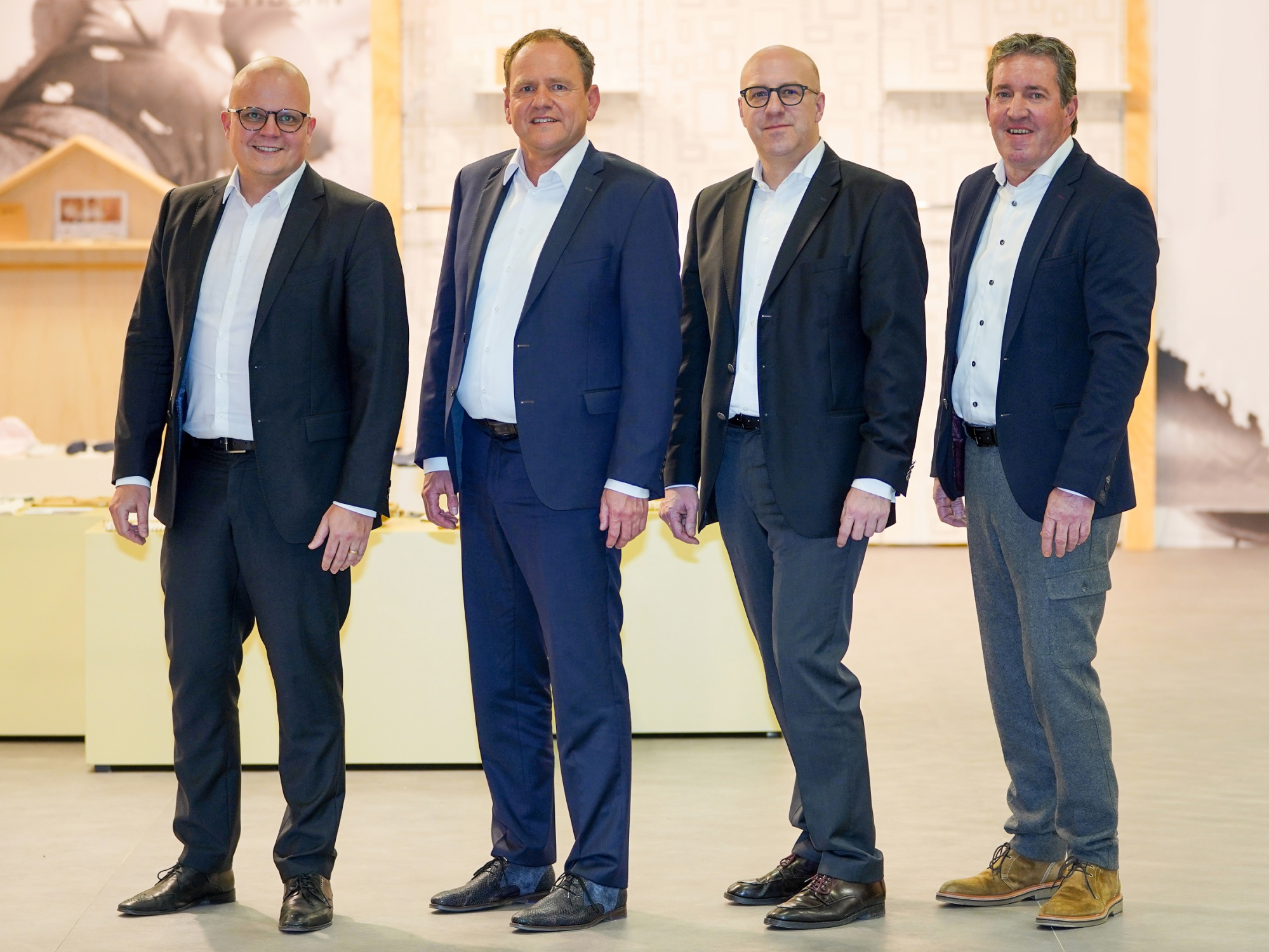Vorstand der EK: Jochen Pohle (CRO), Frank Duijst (CFO), Martin Richrath (CEO), Gertjo Janssen (CRO)