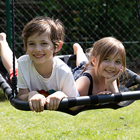 Schaukel-Erlebnisspaß mit Schildkröt