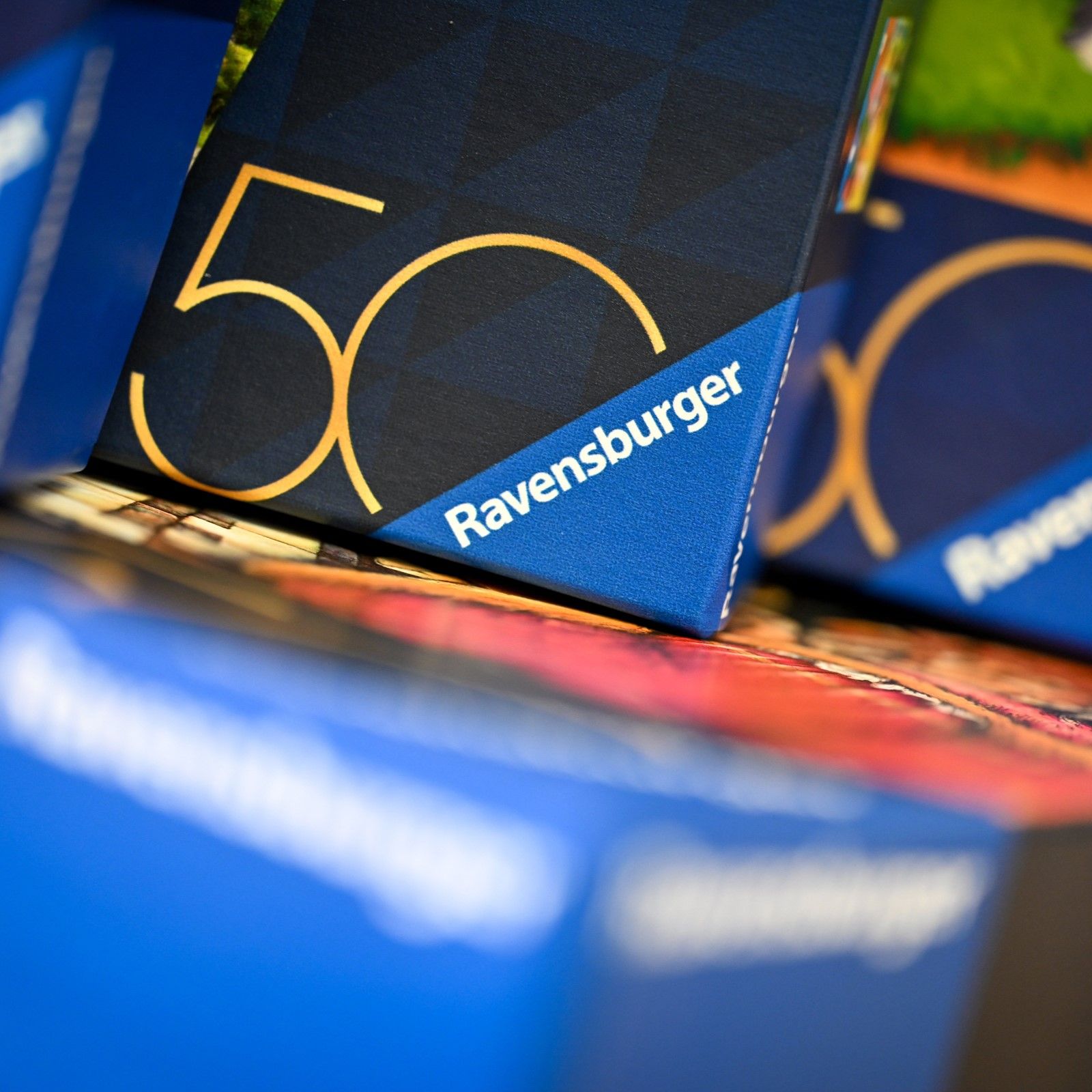 Ravensburger feiert 50 Jahre blaues Dreieck