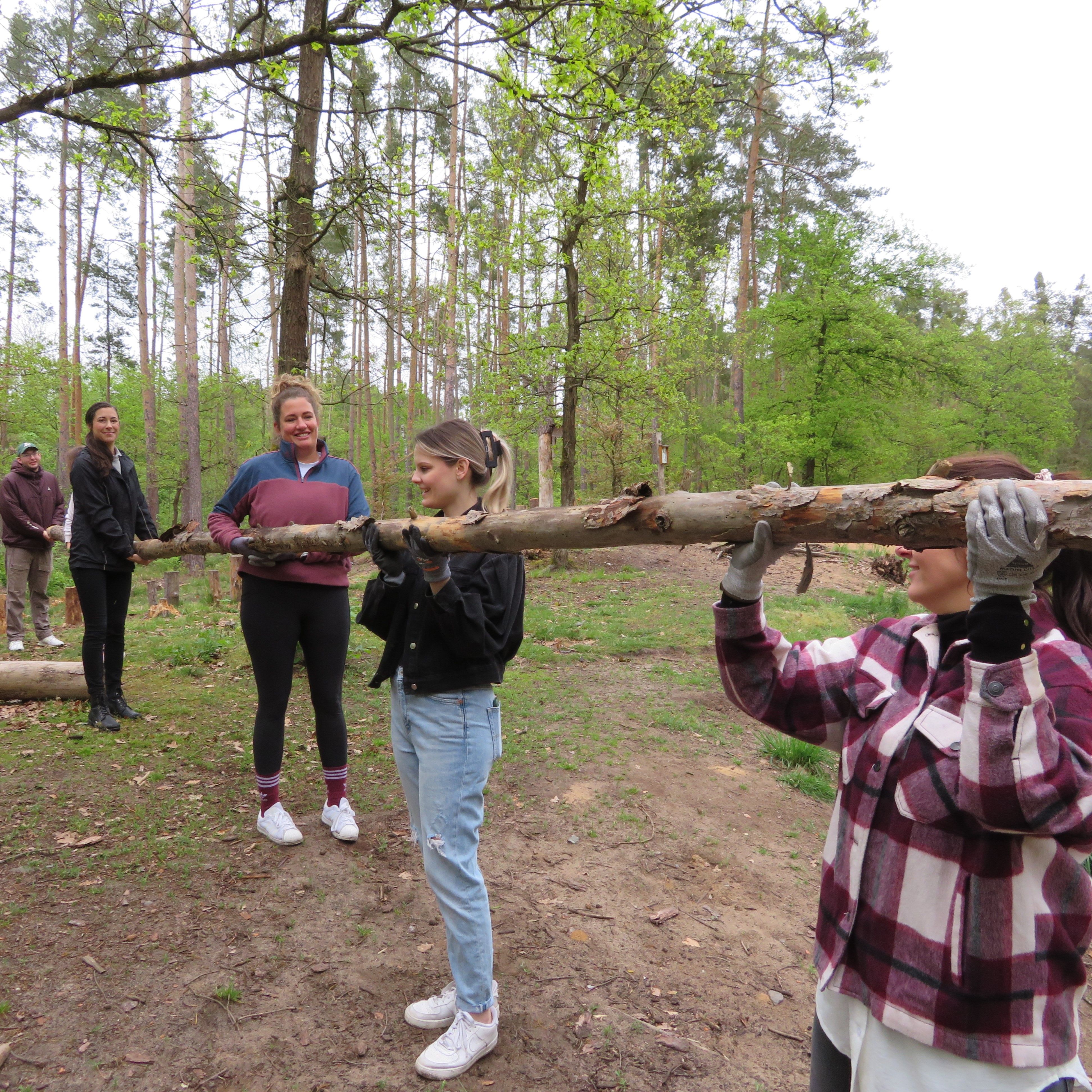 Team-Aktion der Spielwarenmesse - Gemeinsam anpacken für den guten Zweck