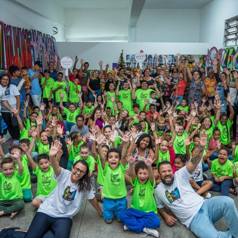 Spirit of Play Foundation by Spielwarenmesse eG - Weihnachtliche Übergabe von Spielzeugspenden in Brasilien