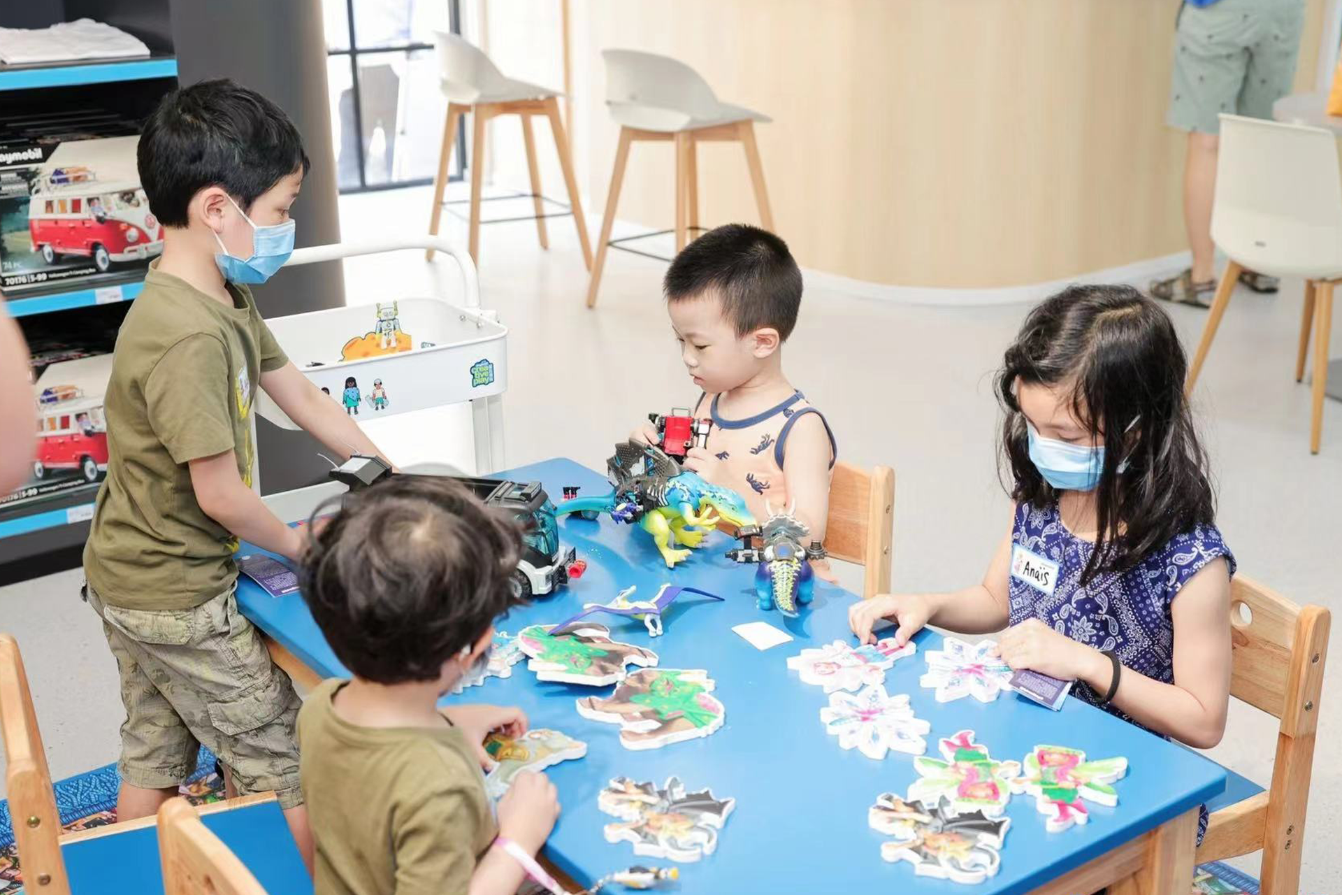 Kinder im Playmobil Experience Center