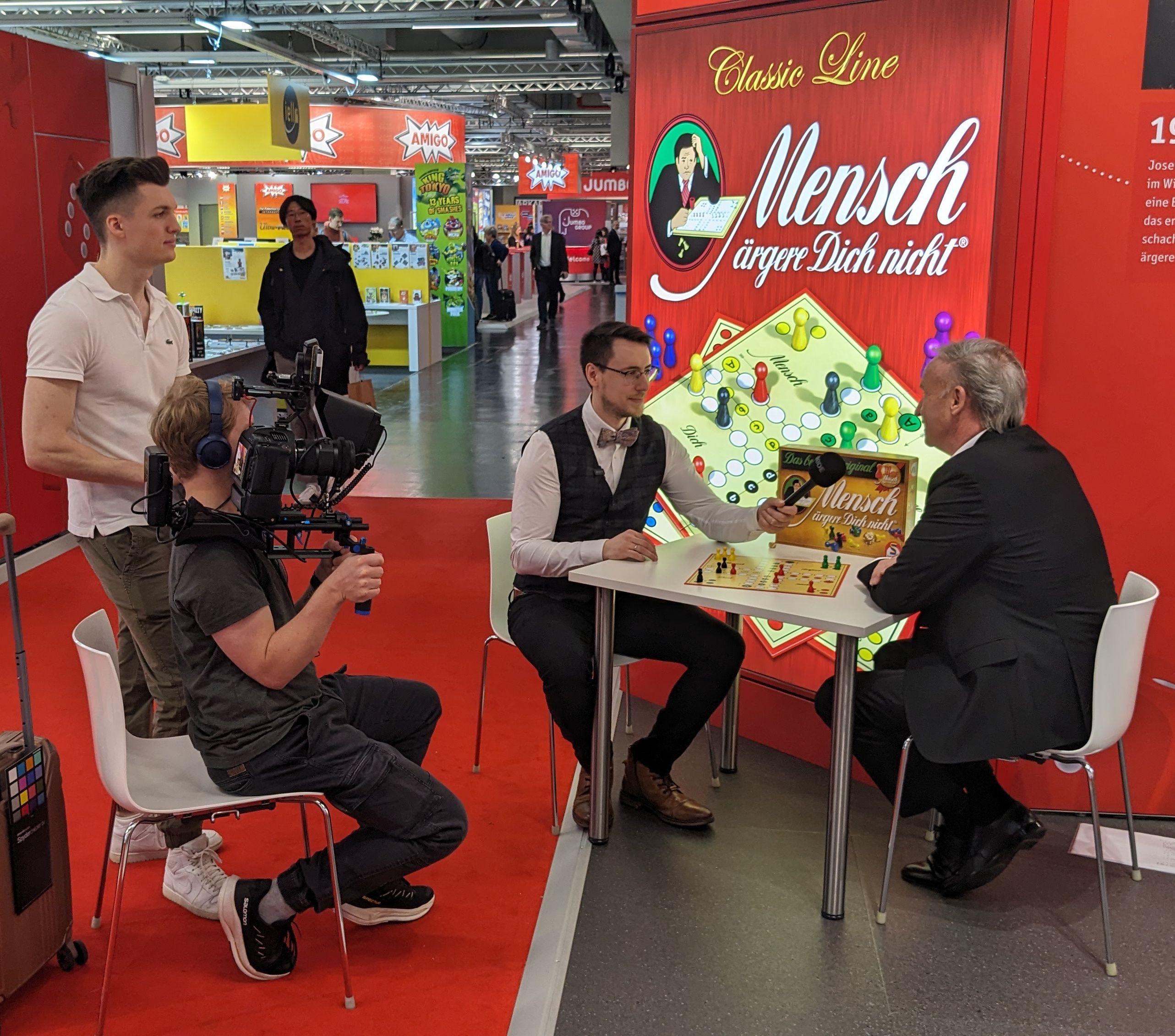 BRANDORA stärkt Redaktionsteam und etabliert erfolgreiche Videoredaktion