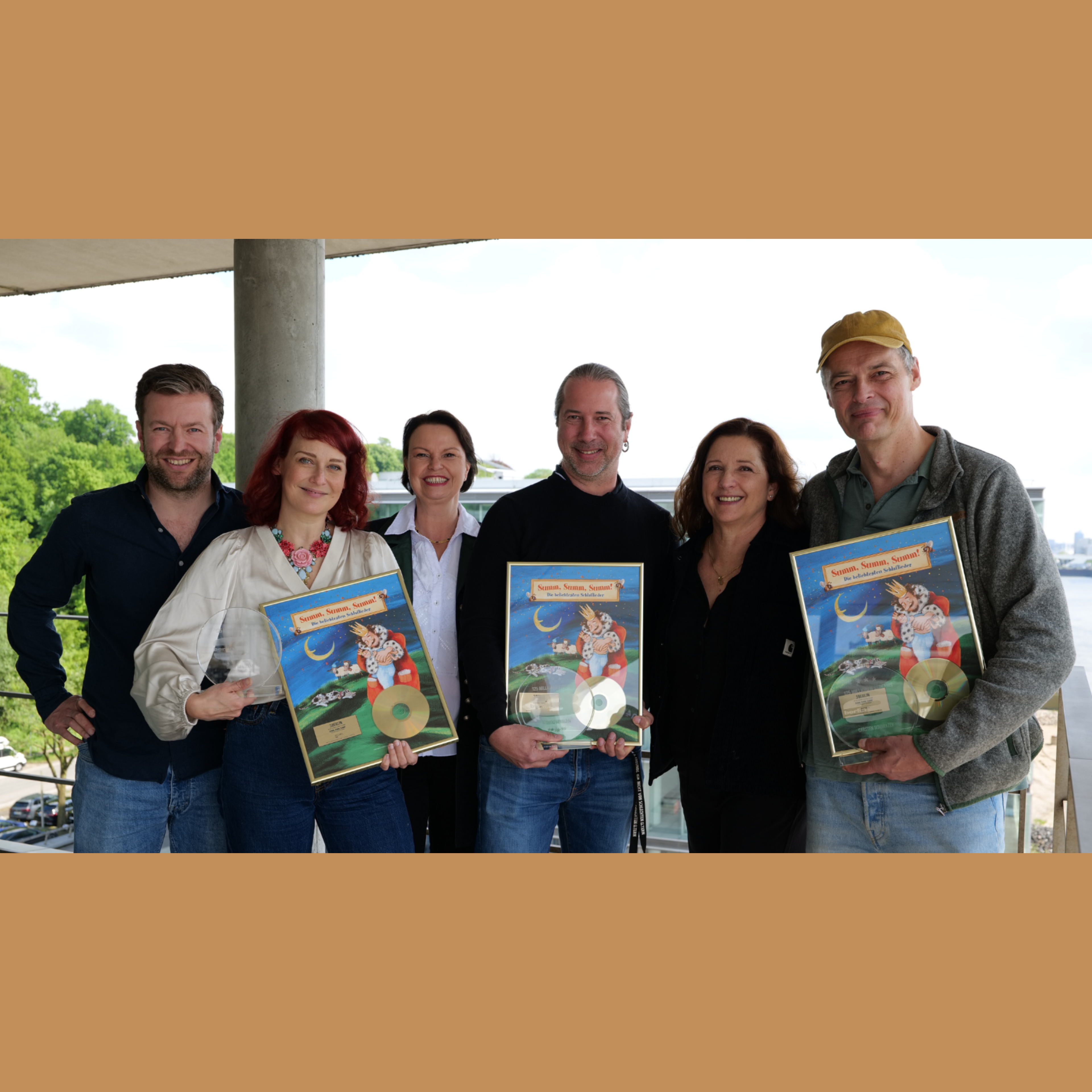 EdelKids und 3Berlin feiern Gold für "Summ, Summ, Summ - Die beliebtesten Schlaflieder".