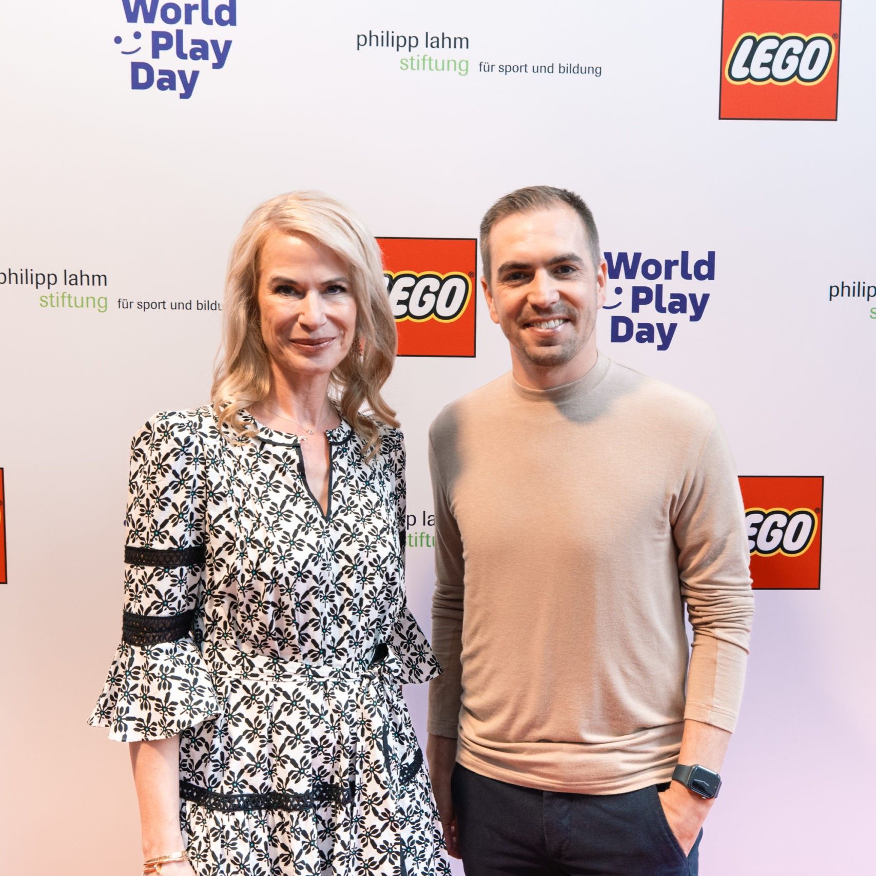 Gemeinsam Kinder bestärken: Neue LEGO Partnerschaft mit der Philipp Lahm Stiftung