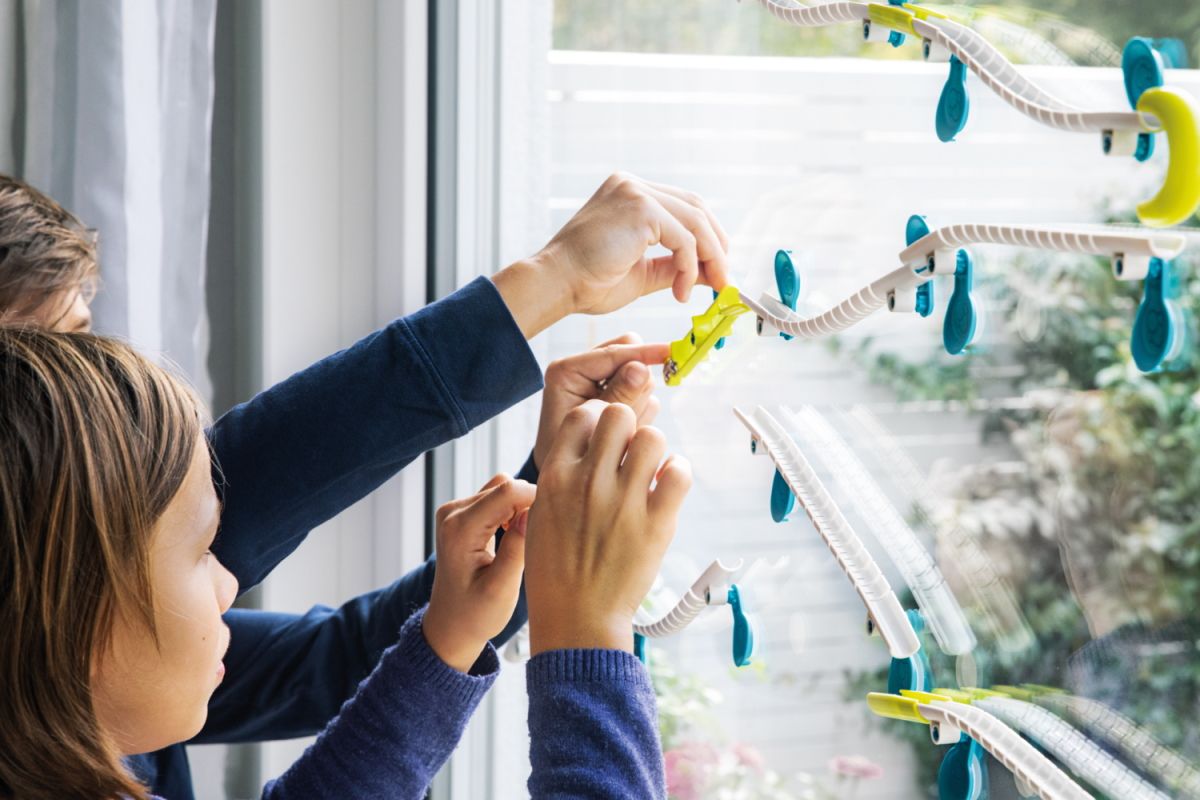 KOSMOS eröffnet mit Gecko Run neue kreative Möglichkeiten im Kugelbahn-Spiel